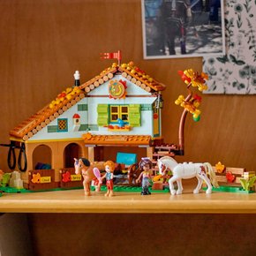 Lego Friends O Estábulo de Cavalos da Autumn 545 Peças
